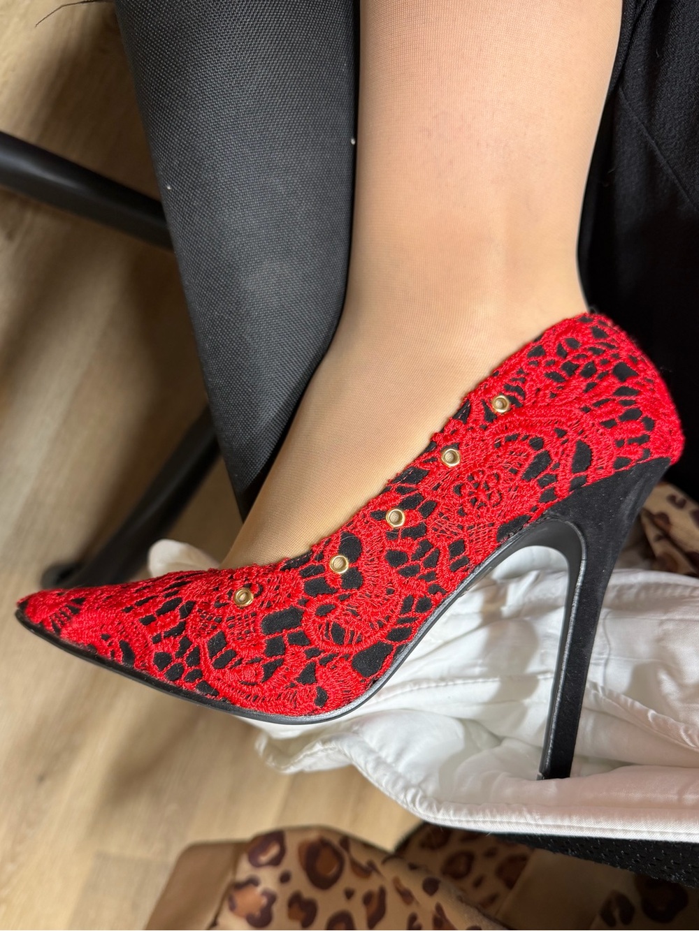 Red Lace Pointed-Toe Stiletto Heels - Women's Fashion Pumps